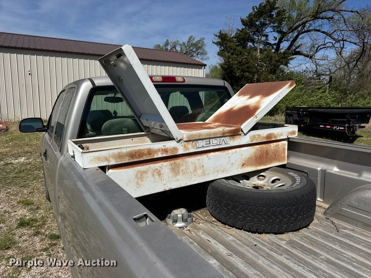 image for item ET1914 2006 Chevrolet Silverado 1500 Ext. Cab pickup truck