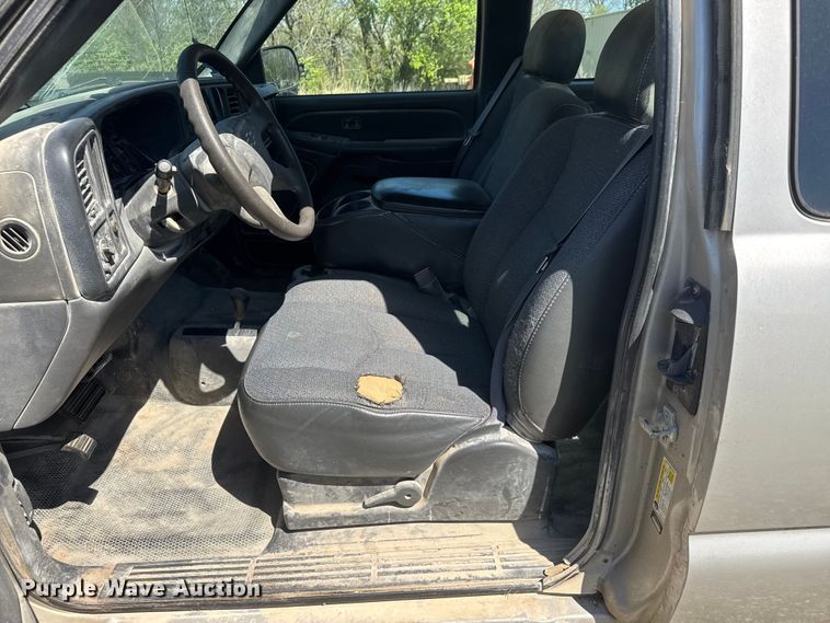 image for item ET1914 2006 Chevrolet Silverado 1500 Ext. Cab pickup truck
