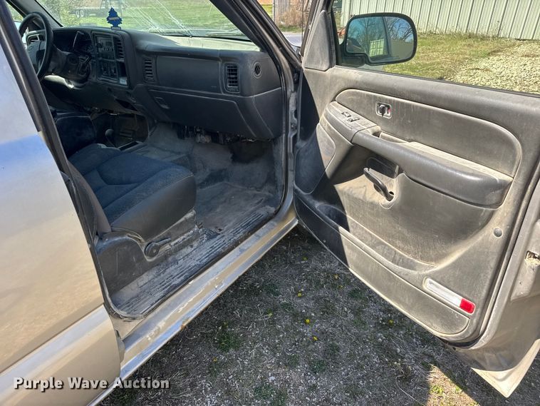 image for item ET1914 2006 Chevrolet Silverado 1500 Ext. Cab pickup truck