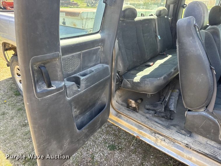 image for item ET1914 2006 Chevrolet Silverado 1500 Ext. Cab pickup truck