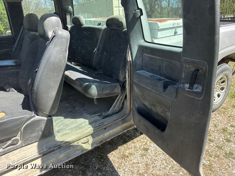 image for item ET1914 2006 Chevrolet Silverado 1500 Ext. Cab pickup truck