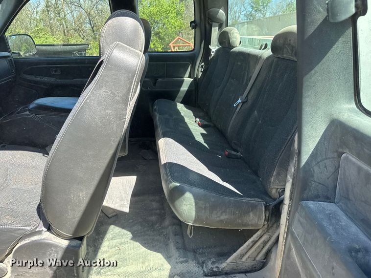 image for item ET1914 2006 Chevrolet Silverado 1500 Ext. Cab pickup truck