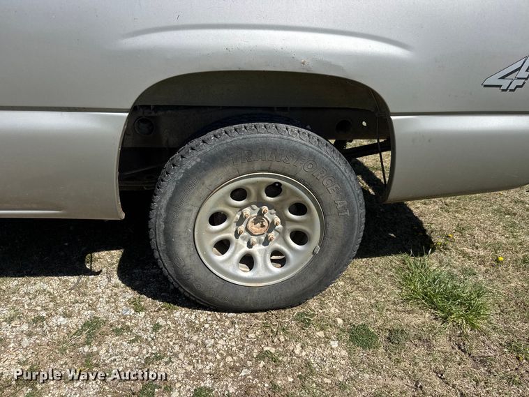 image for item ET1914 2006 Chevrolet Silverado 1500 Ext. Cab pickup truck