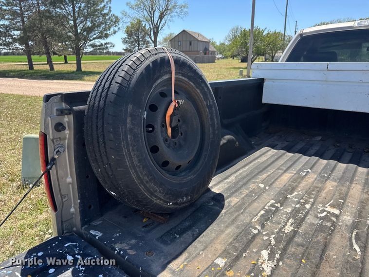image for item ET1915 2007 Ford F150 pickup truck