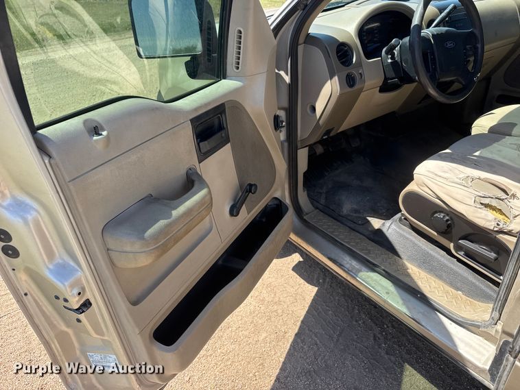 image for item ET1915 2007 Ford F150 pickup truck
