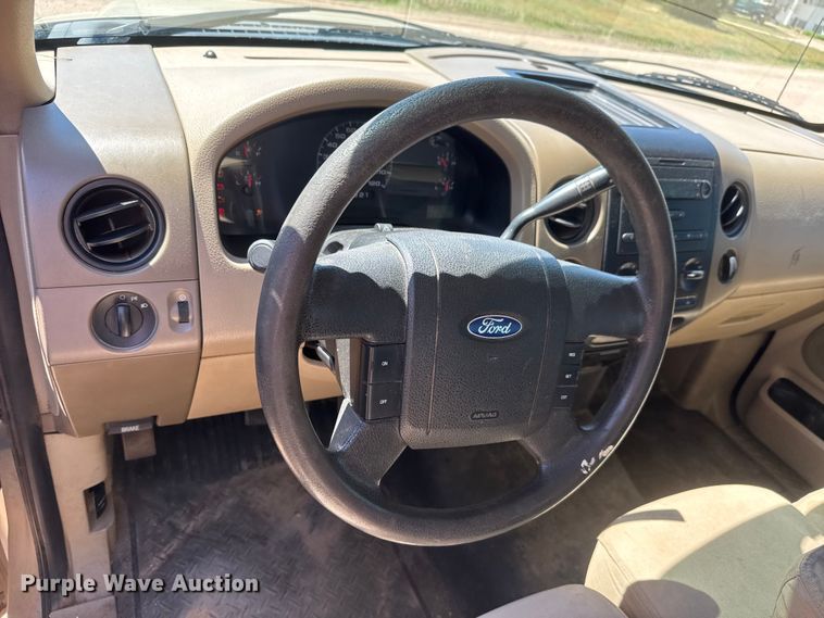 image for item ET1915 2007 Ford F150 pickup truck