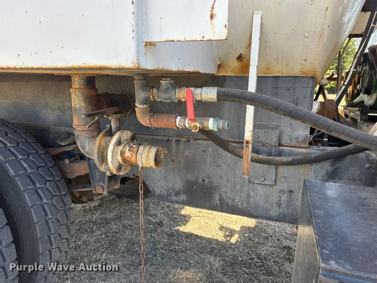 image for item ET1916 1984 GMC Top Kick sewer jetter truck