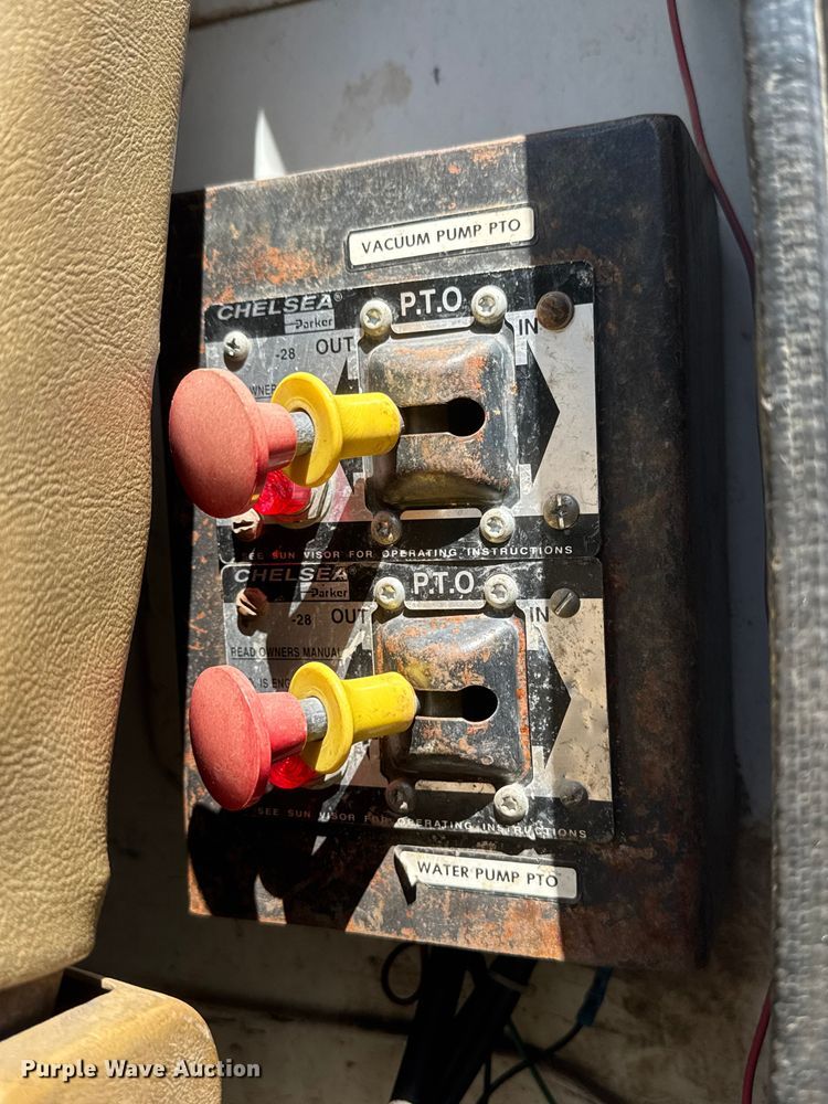 image for item ET1916 1984 GMC Top Kick sewer jetter truck