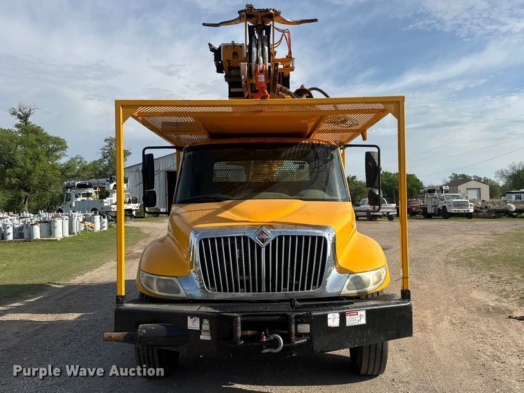 image for item ET1927 2011 International DuraStar 4300 digger derrick truck