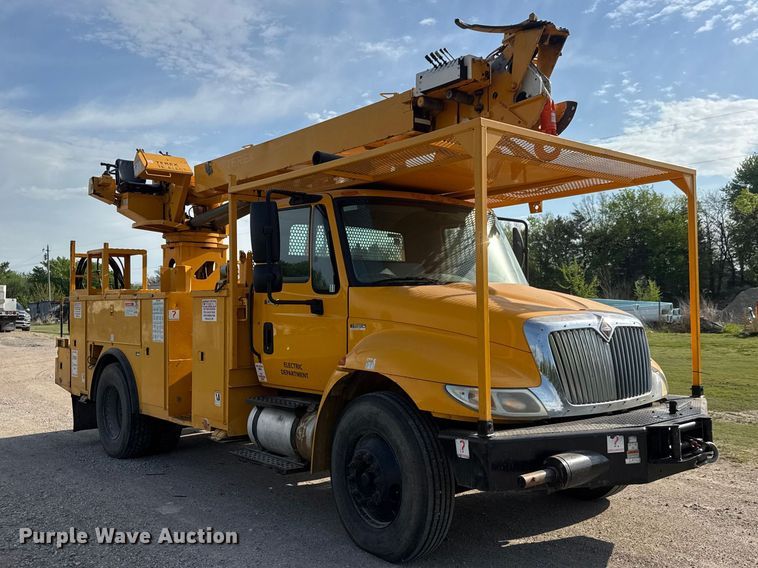 image for item ET1927 2011 International DuraStar 4300 digger derrick truck