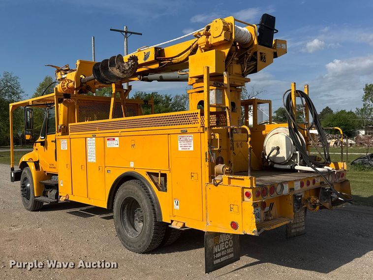 image for item ET1927 2011 International DuraStar 4300 digger derrick truck