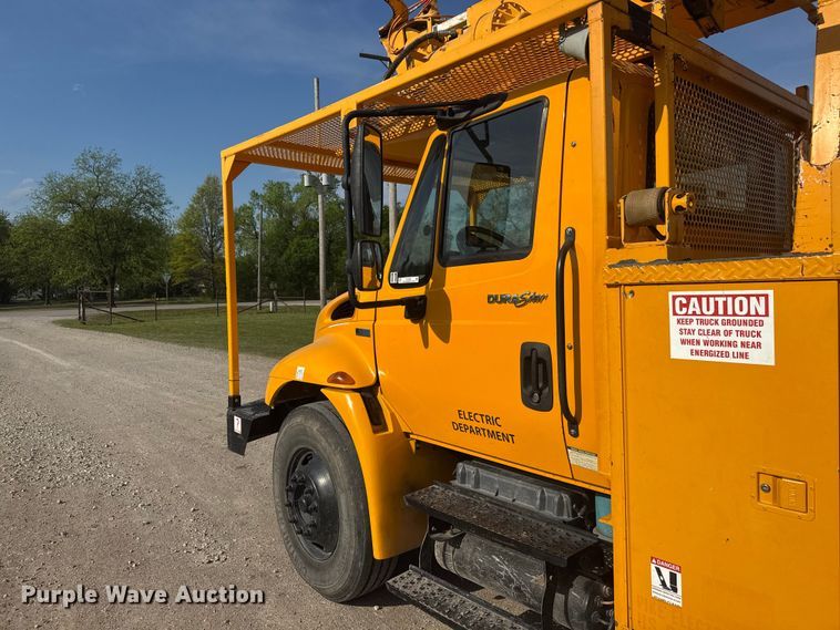 image for item ET1927 2011 International DuraStar 4300 digger derrick truck