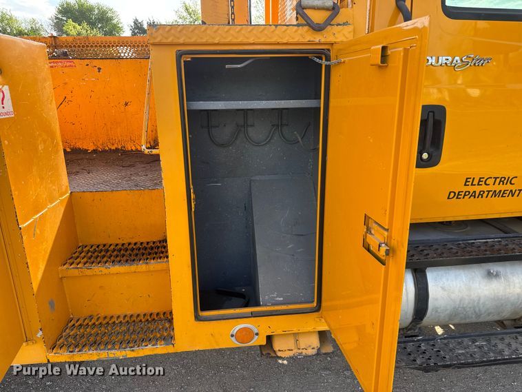 image for item ET1927 2011 International DuraStar 4300 digger derrick truck