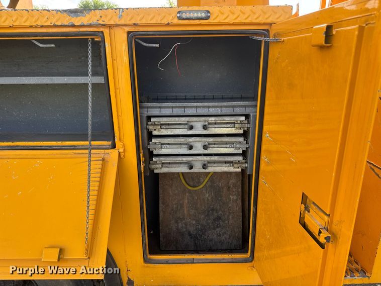 image for item ET1927 2011 International DuraStar 4300 digger derrick truck