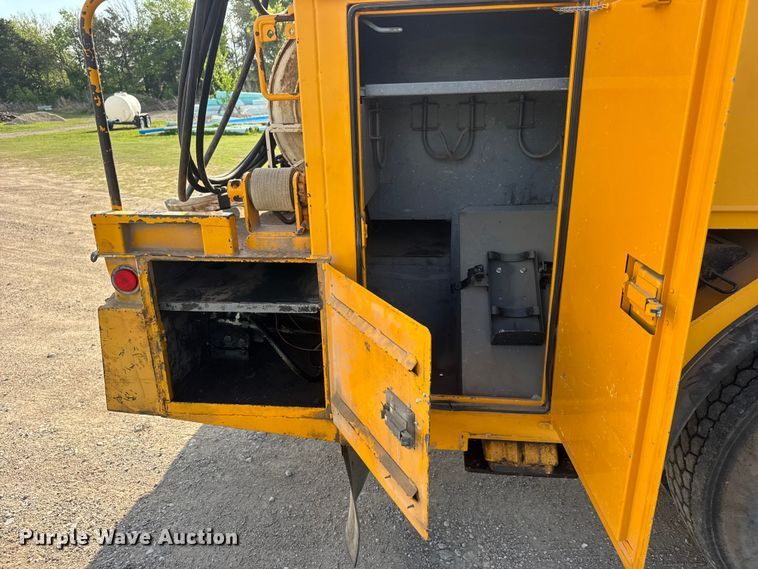 image for item ET1927 2011 International DuraStar 4300 digger derrick truck