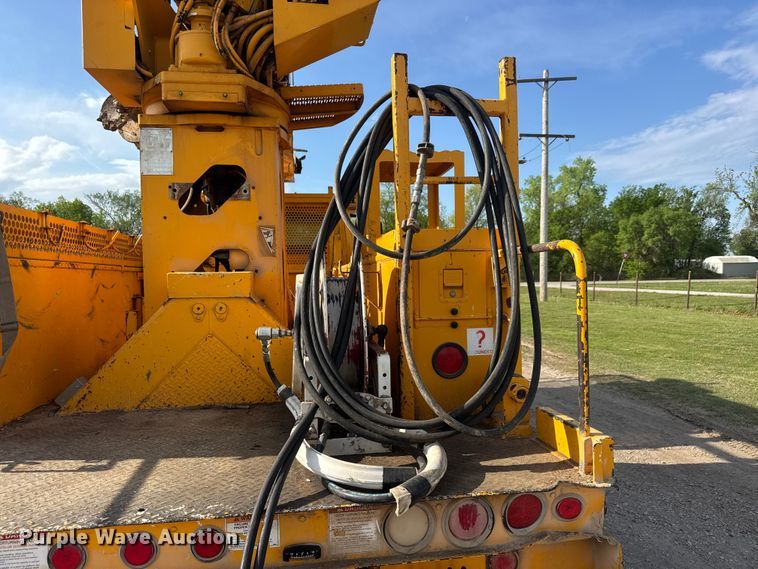 image for item ET1927 2011 International DuraStar 4300 digger derrick truck