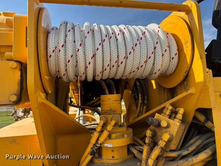 image for item ET1927 2011 International DuraStar 4300 digger derrick truck