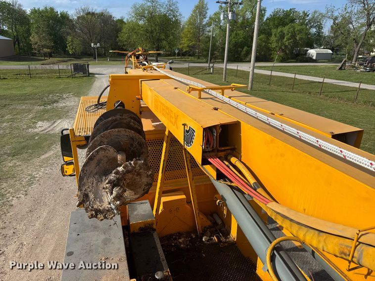 image for item ET1927 2011 International DuraStar 4300 digger derrick truck