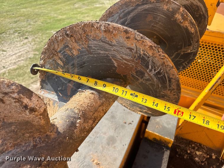 image for item ET1927 2011 International DuraStar 4300 digger derrick truck