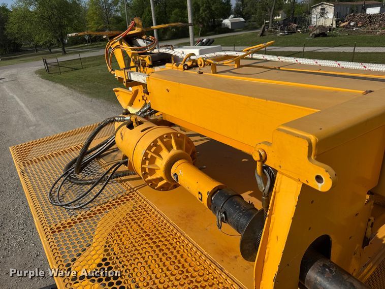 image for item ET1927 2011 International DuraStar 4300 digger derrick truck