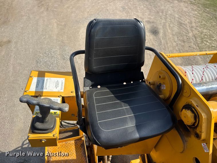 image for item ET1927 2011 International DuraStar 4300 digger derrick truck