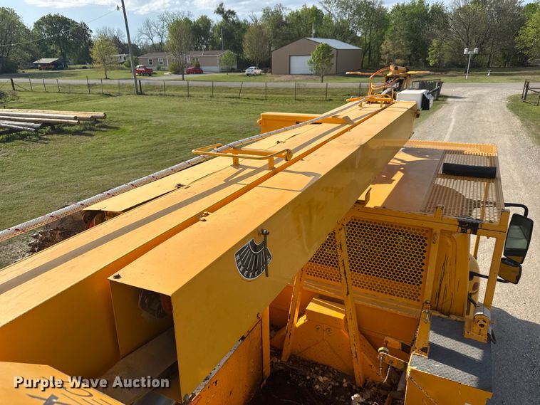 image for item ET1927 2011 International DuraStar 4300 digger derrick truck