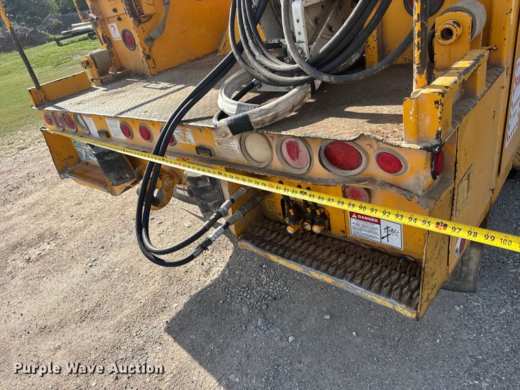 image for item ET1927 2011 International DuraStar 4300 digger derrick truck