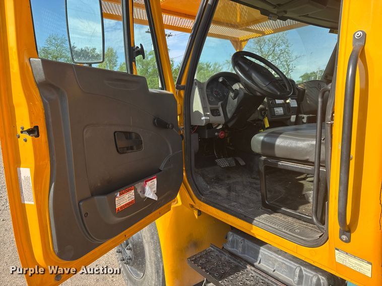 image for item ET1927 2011 International DuraStar 4300 digger derrick truck
