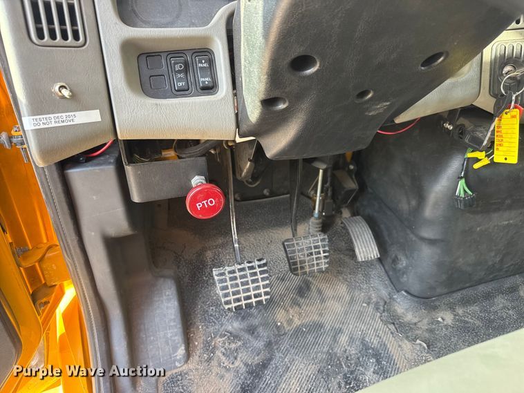 image for item ET1927 2011 International DuraStar 4300 digger derrick truck