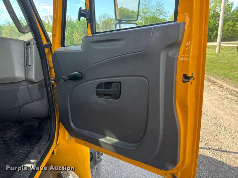 image for item ET1927 2011 International DuraStar 4300 digger derrick truck