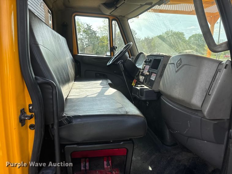 image for item ET1927 2011 International DuraStar 4300 digger derrick truck