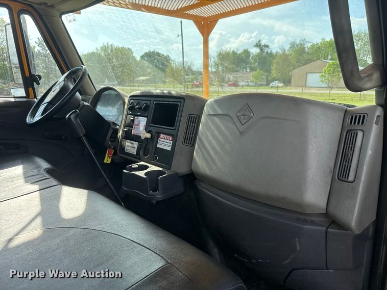 image for item ET1927 2011 International DuraStar 4300 digger derrick truck