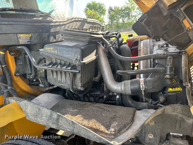 image for item ET1927 2011 International DuraStar 4300 digger derrick truck