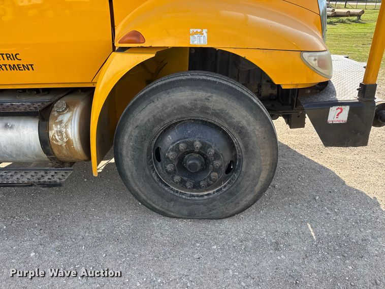 image for item ET1927 2011 International DuraStar 4300 digger derrick truck