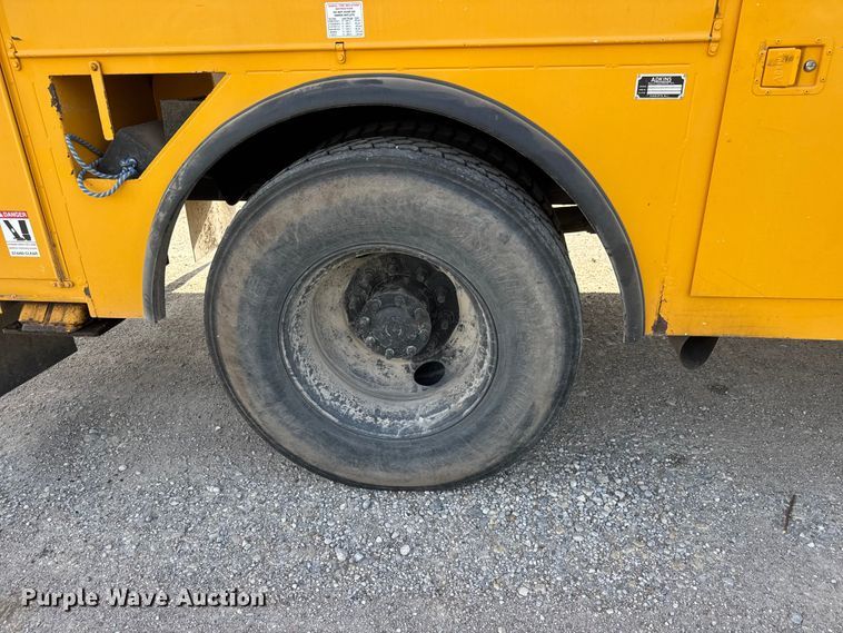 image for item ET1927 2011 International DuraStar 4300 digger derrick truck