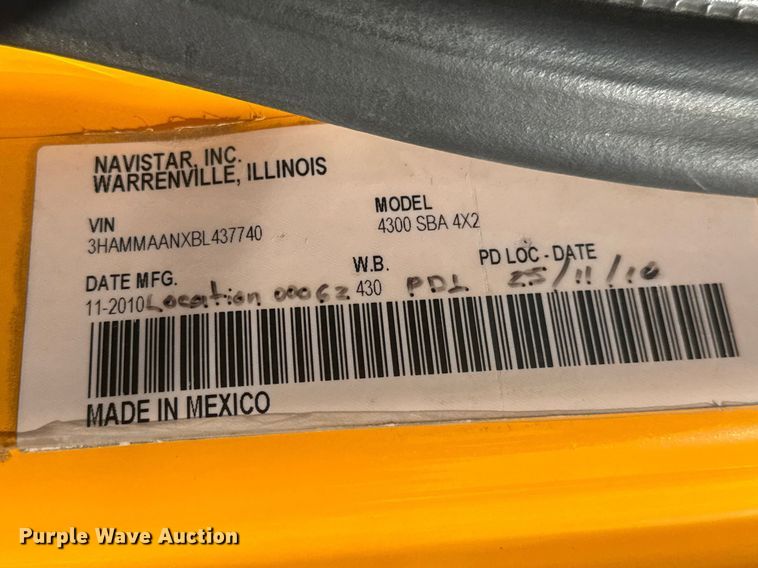 image for item ET1927 2011 International DuraStar 4300 digger derrick truck