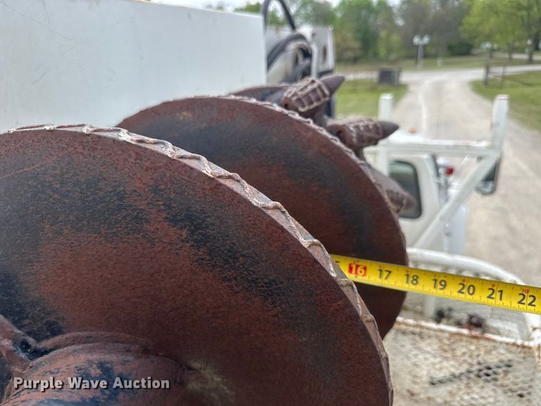 image for item ET1928 1991 Ford F800 digger derrick truck