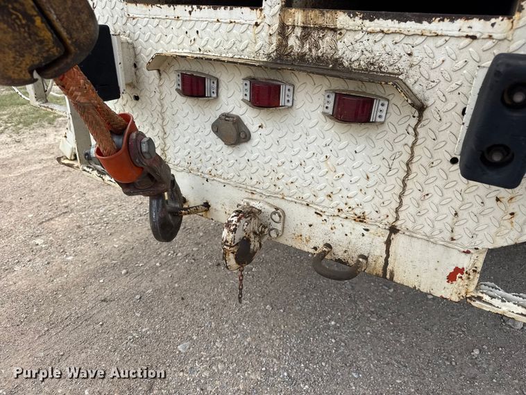 image for item ET1928 1991 Ford F800 digger derrick truck