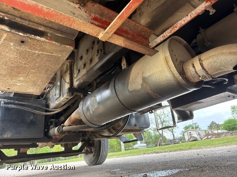 image for item ET1928 1991 Ford F800 digger derrick truck