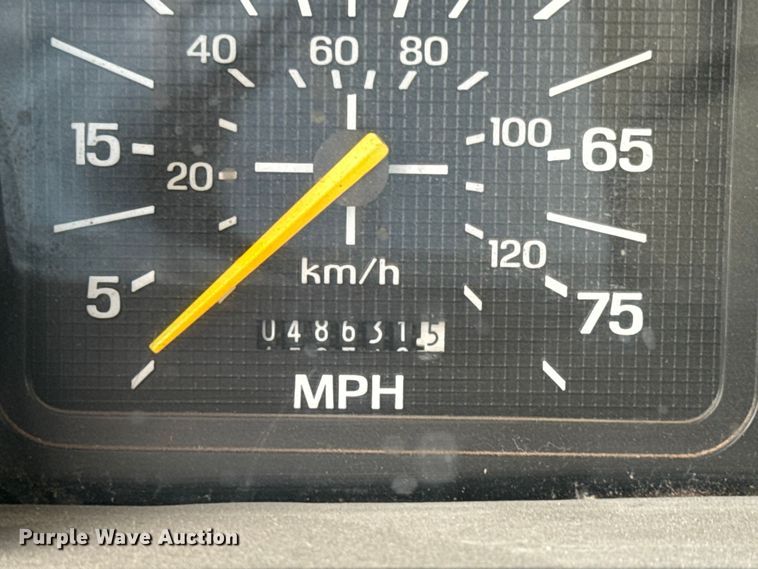 image for item ET1928 1991 Ford F800 digger derrick truck