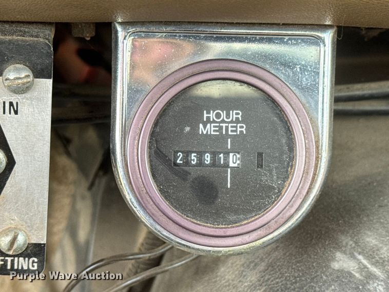 image for item ET1928 1991 Ford F800 digger derrick truck