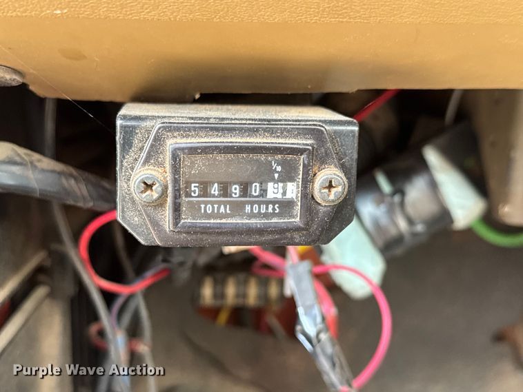 image for item ET1928 1991 Ford F800 digger derrick truck