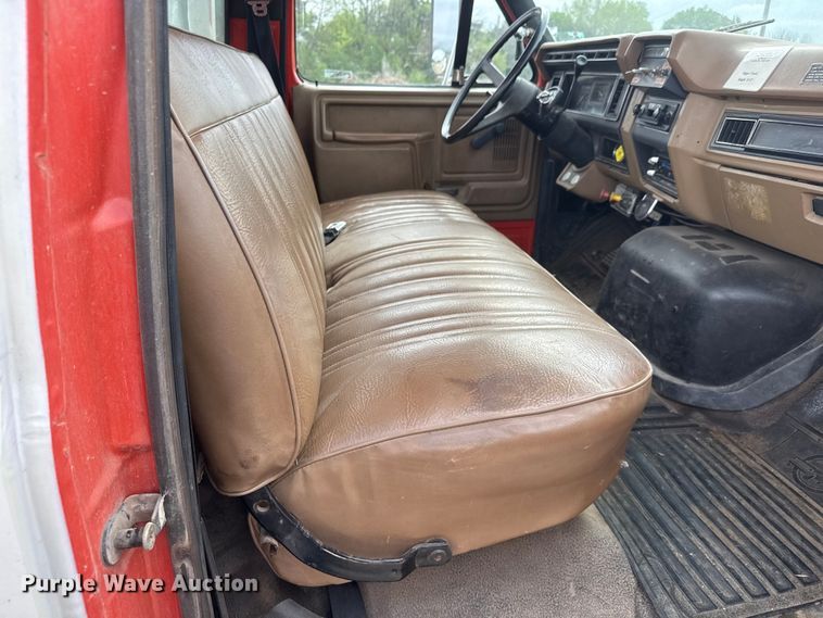 image for item ET1928 1991 Ford F800 digger derrick truck