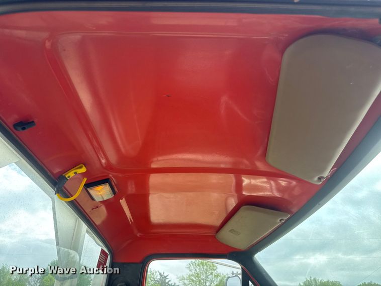 image for item ET1928 1991 Ford F800 digger derrick truck