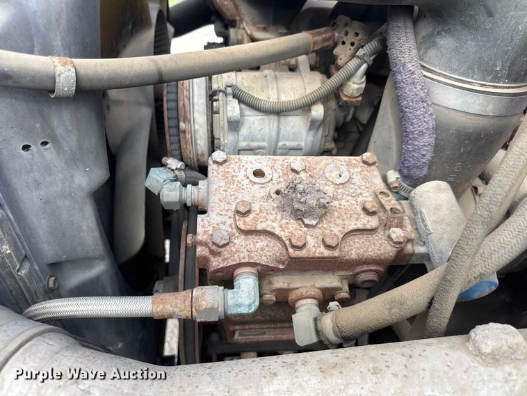 image for item ET1928 1991 Ford F800 digger derrick truck