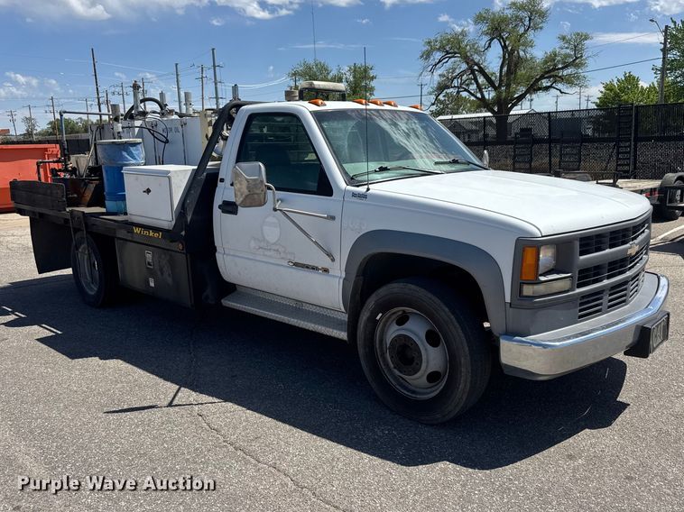 image for item ET1977 1997 Chevrolet C3500 flatbed pickup truck
