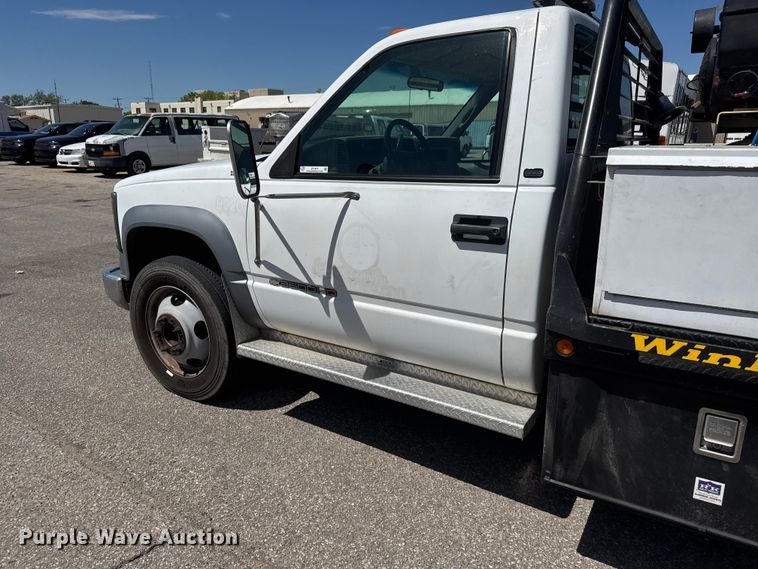 image for item ET1977 1997 Chevrolet C3500 flatbed pickup truck
