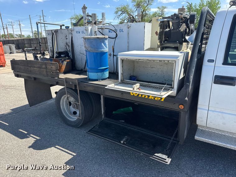 image for item ET1977 1997 Chevrolet C3500 flatbed pickup truck