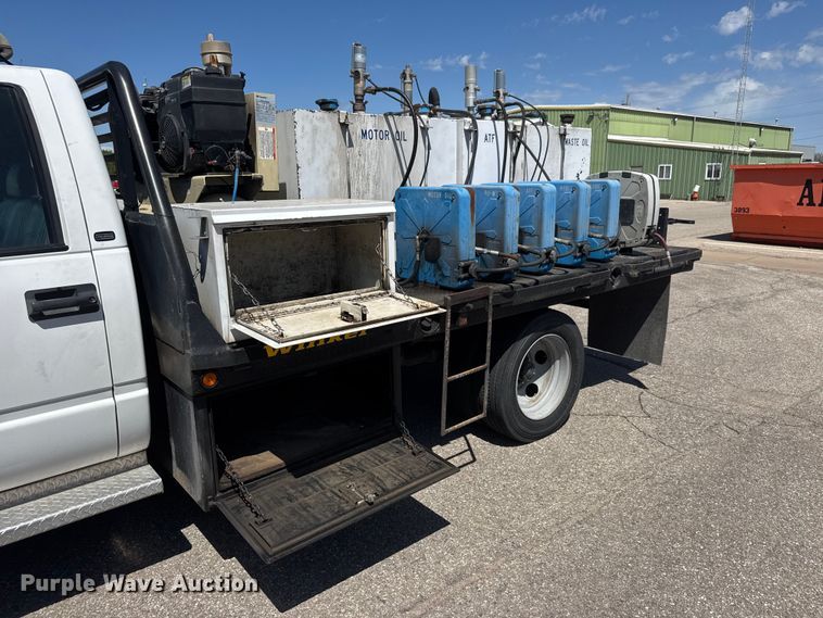 image for item ET1977 1997 Chevrolet C3500 flatbed pickup truck