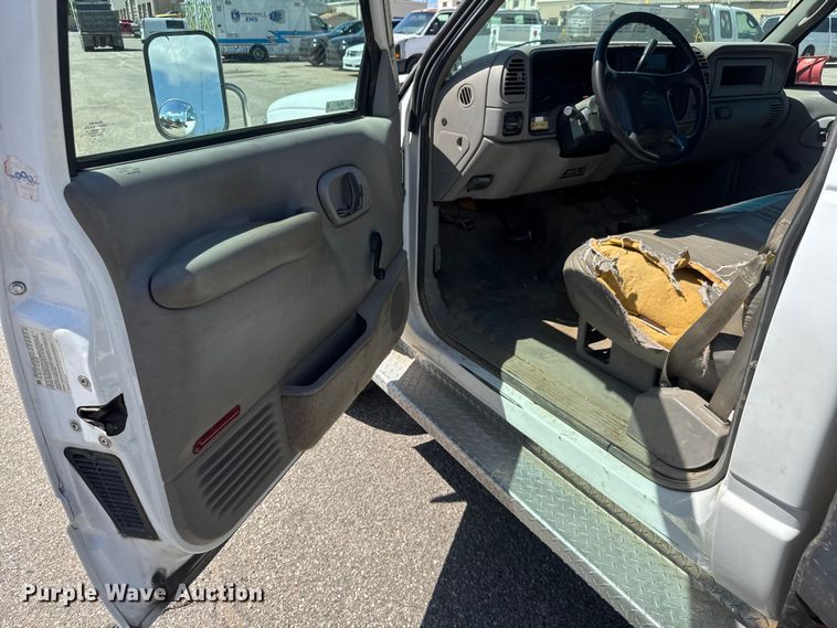image for item ET1977 1997 Chevrolet C3500 flatbed pickup truck
